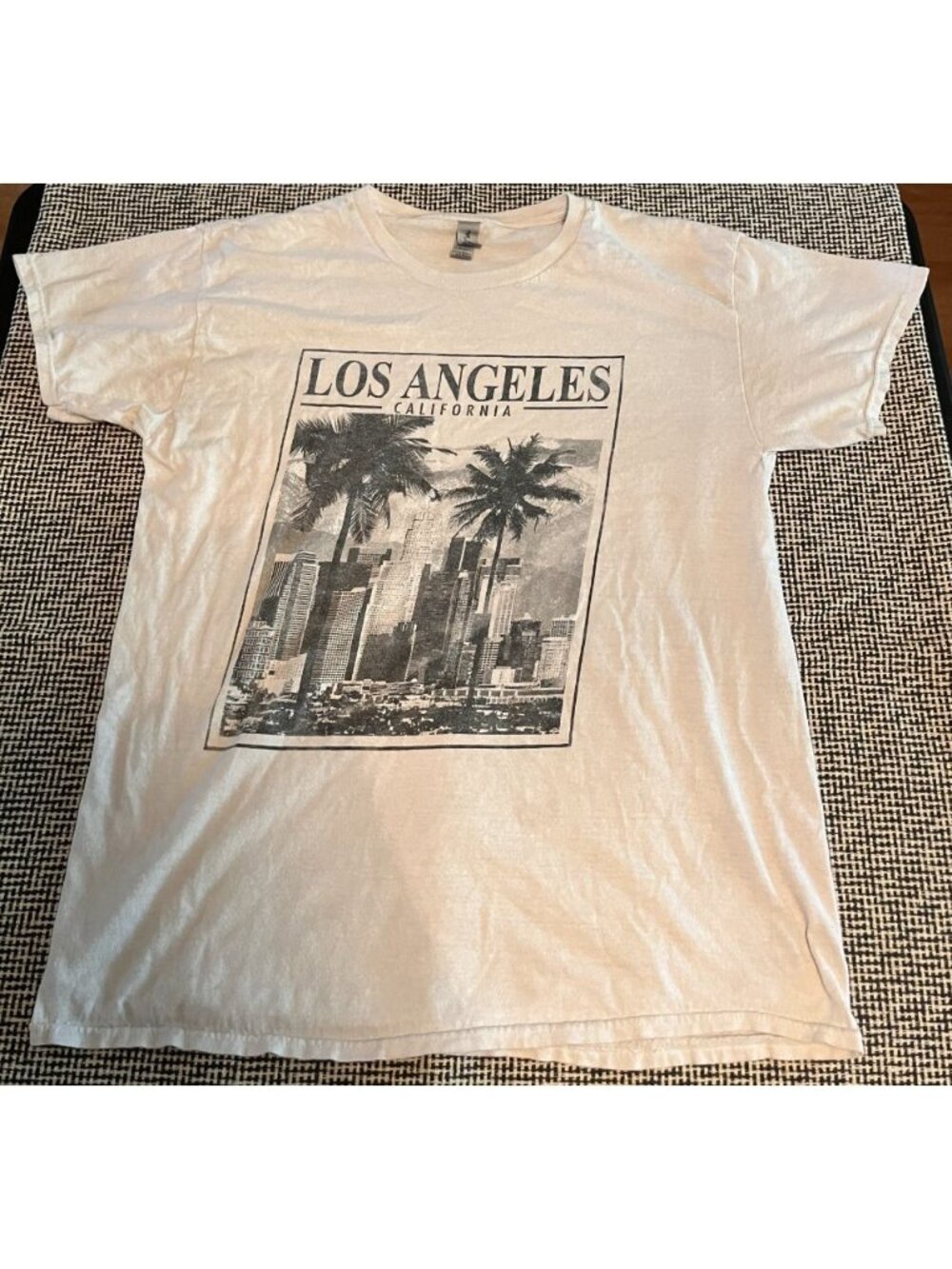 Los Angeles California Graphic T Shirt Mens Medium White Distressed Tee 1069